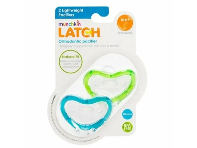 MUNCHKIN LATCH  Set silikónových cumlíkov, od 6m+, 2ks, zelená/modrá